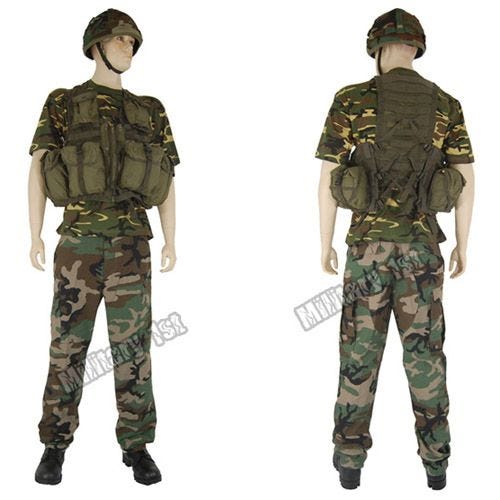 MFH Plastic Helm met Stoffen Hoes - Woodland